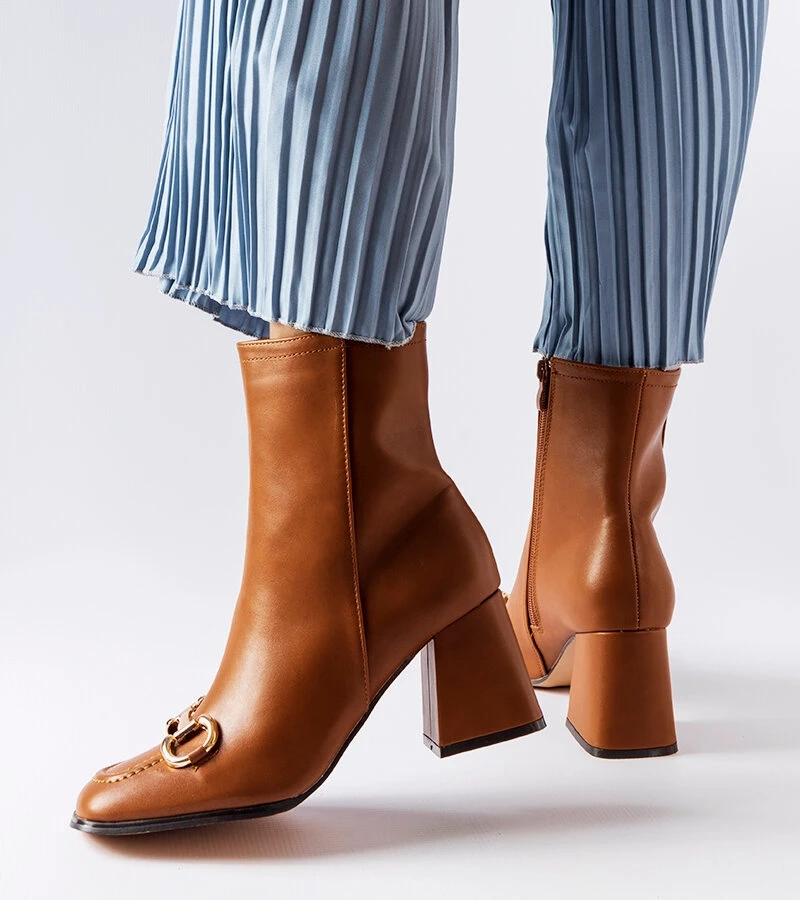 Barna bokacsizma Castione