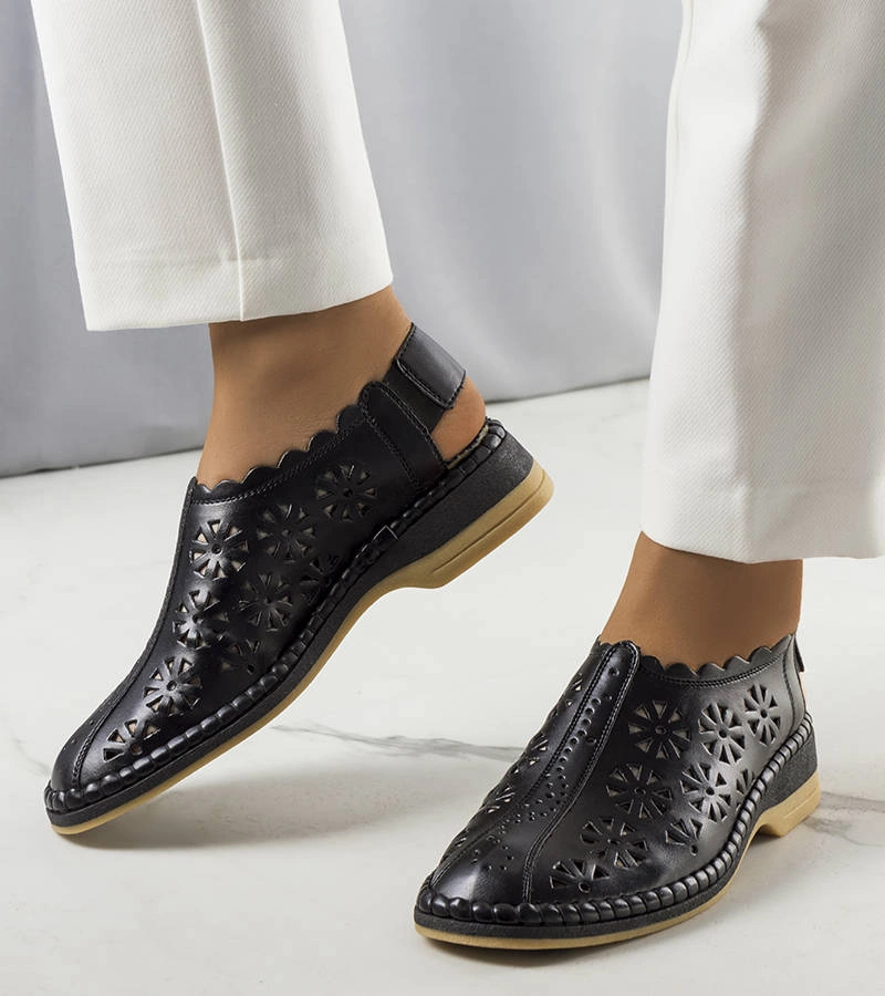 Ferre fekete csipkés papucs