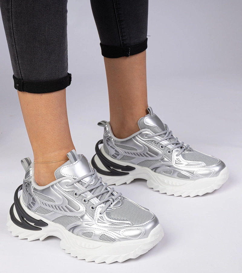 Ezüst sportos tornacipők masszív talppal Lirata