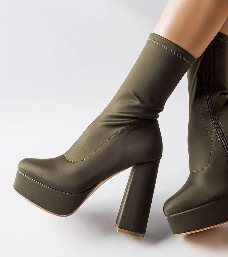 Zöld szatén bokacsizma masszív sarokkal Glus