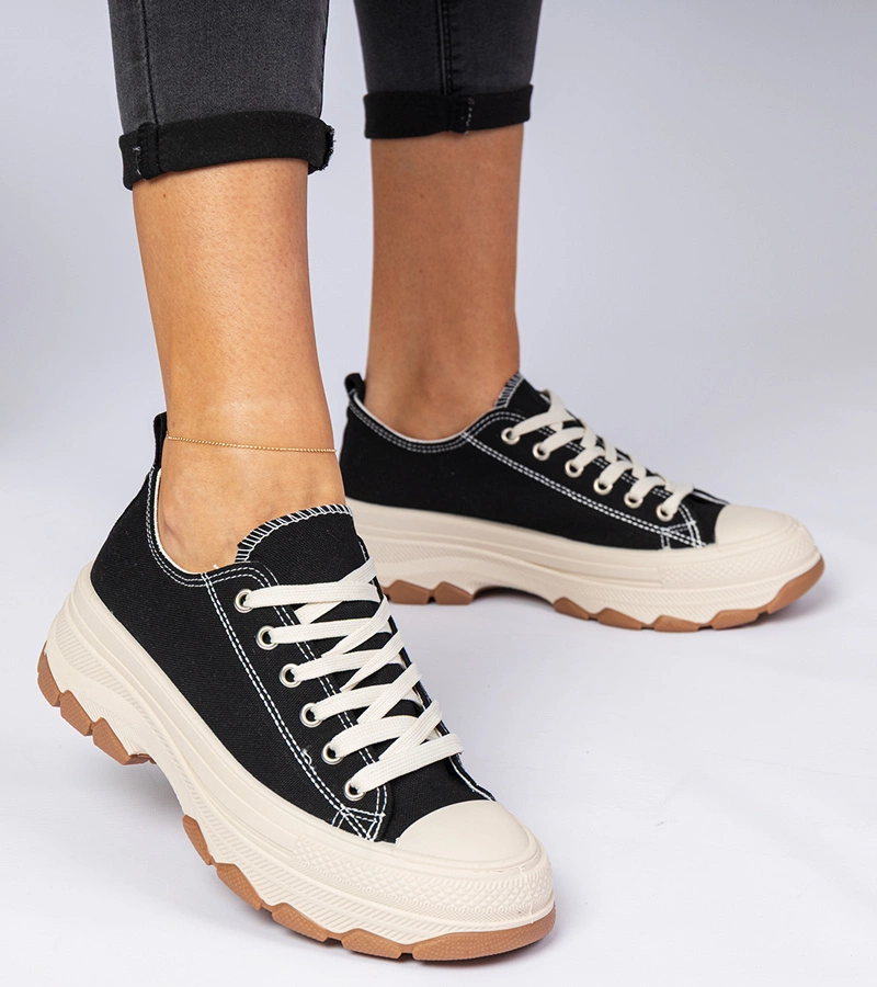 Fekete vastag talpú tornacipő Salsana