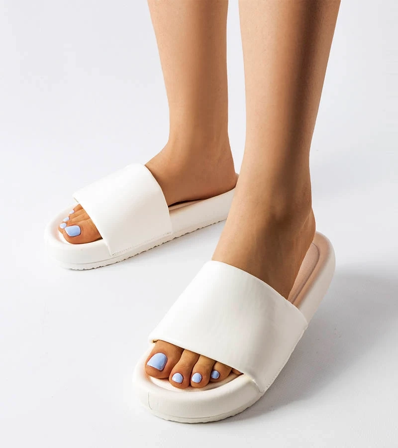 Fehér platformos papucsok Franco
