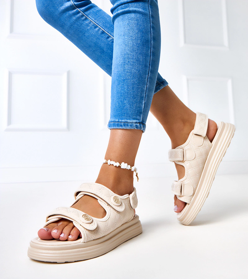 Bézs szandál állítható pántokkal Brodni