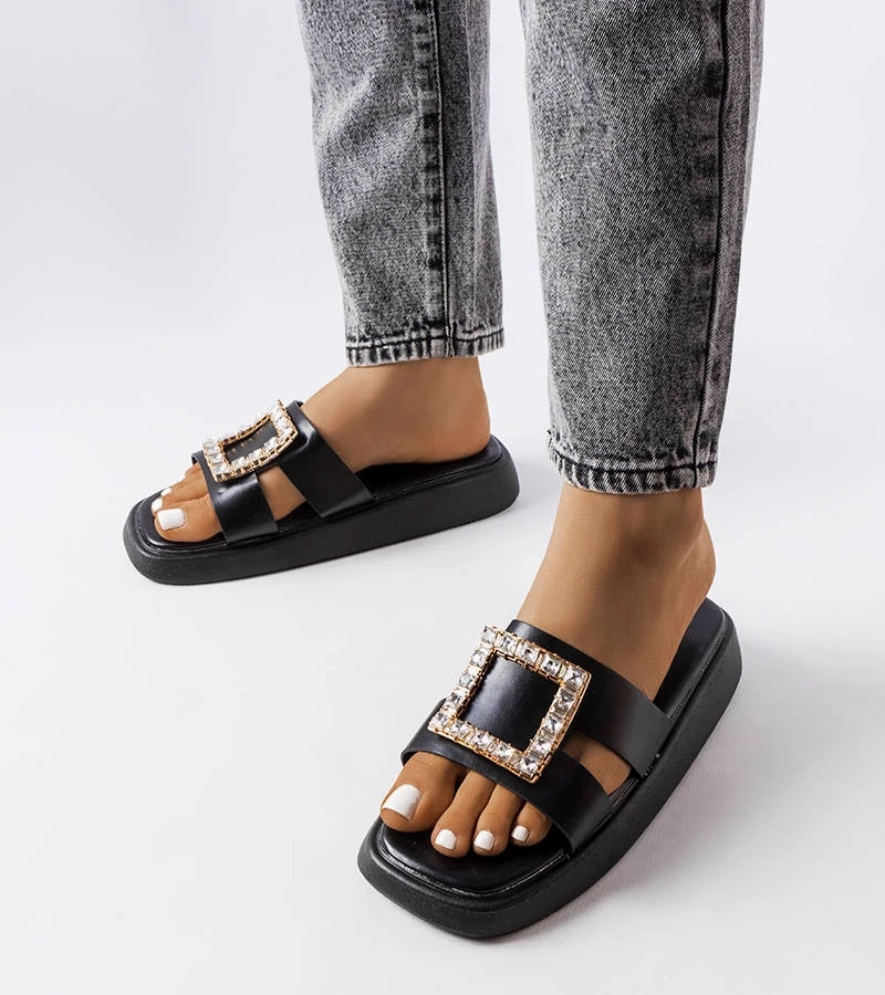 Fekete cipők cirkóniákkal Fusberta