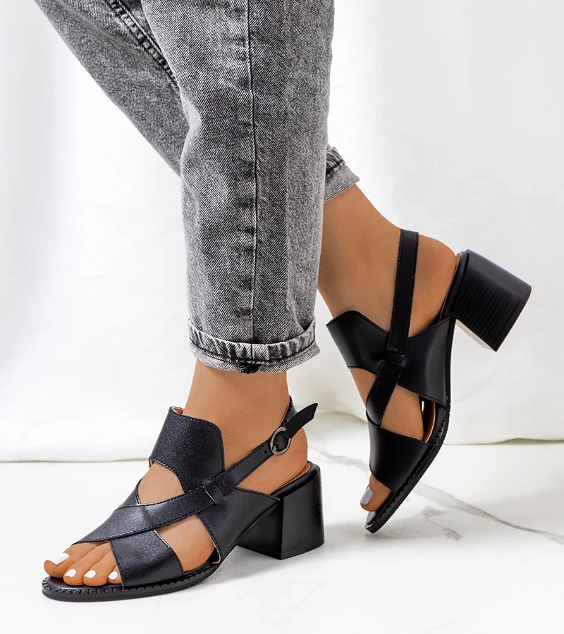 Fekete bőr sarokszandál Destina