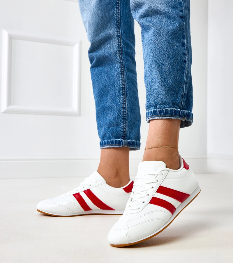 Mydland piros betétes fehér tornacipő