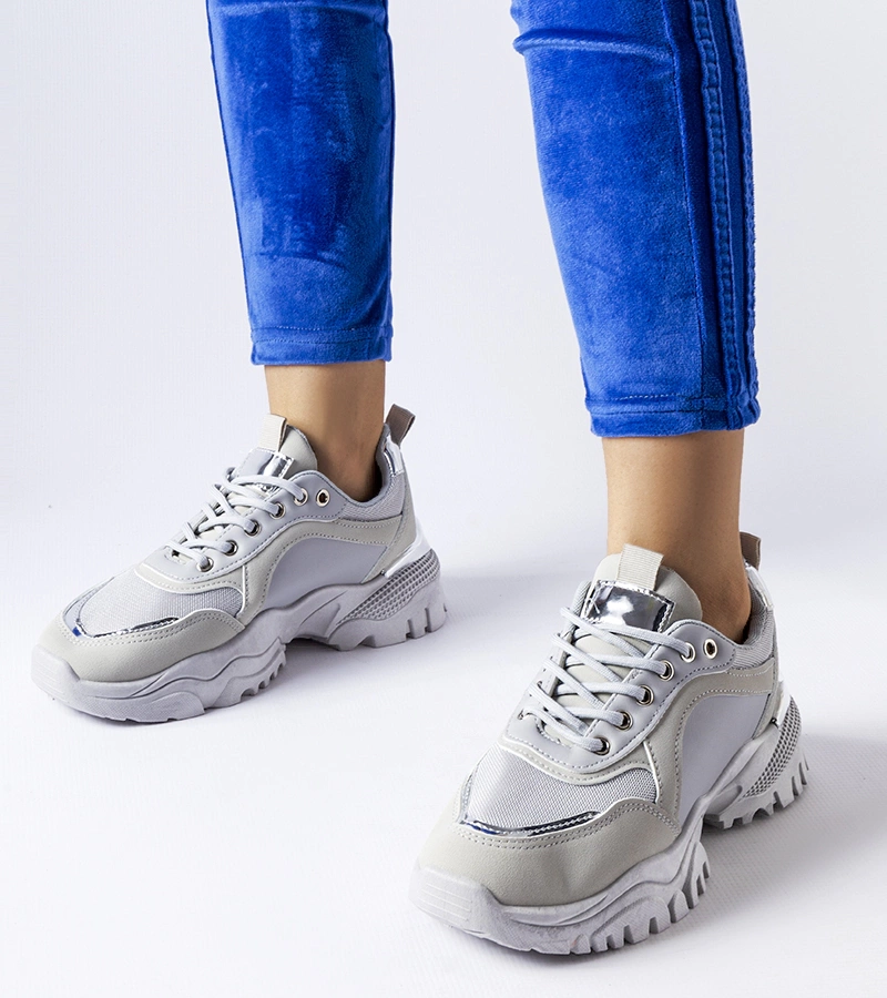 Szürke edzőcipő ezüst díszítéssel Lodgeville