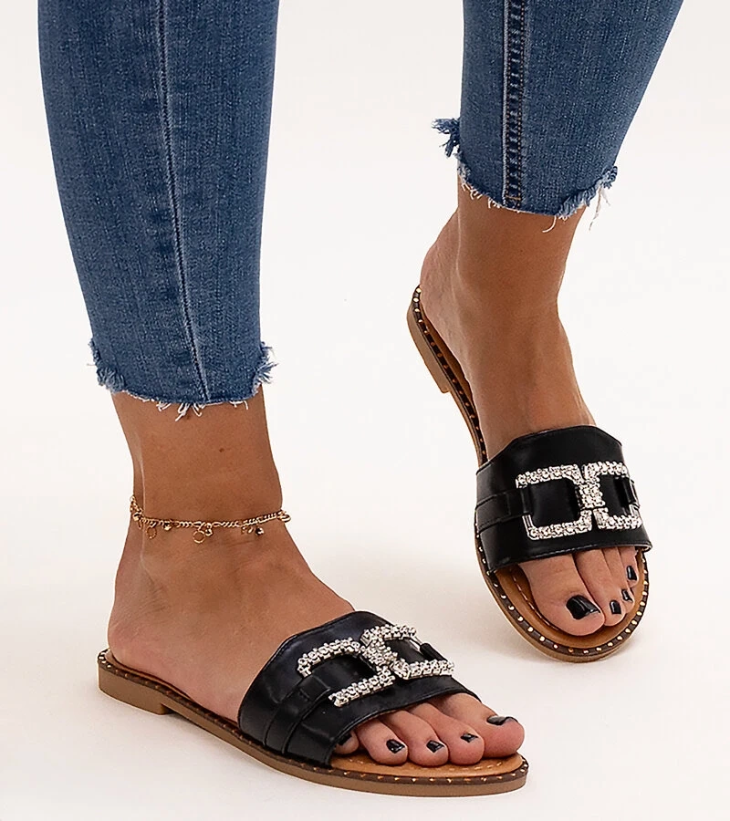 Rochael díszes csatú fekete papucsok