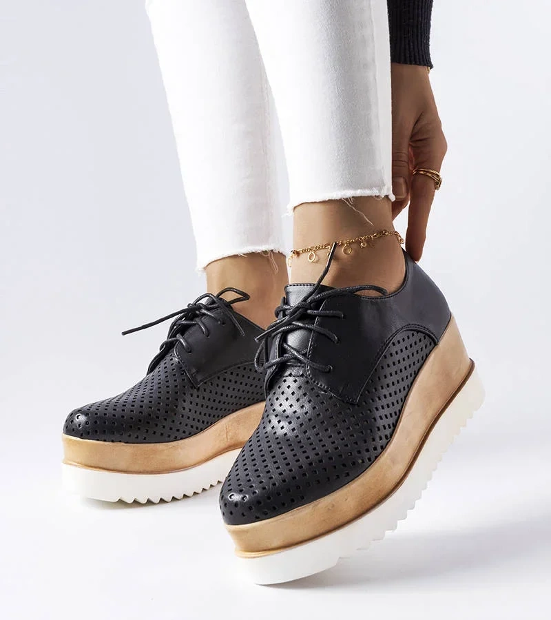 Fekete csipkés talpú cipő Laurent talppal