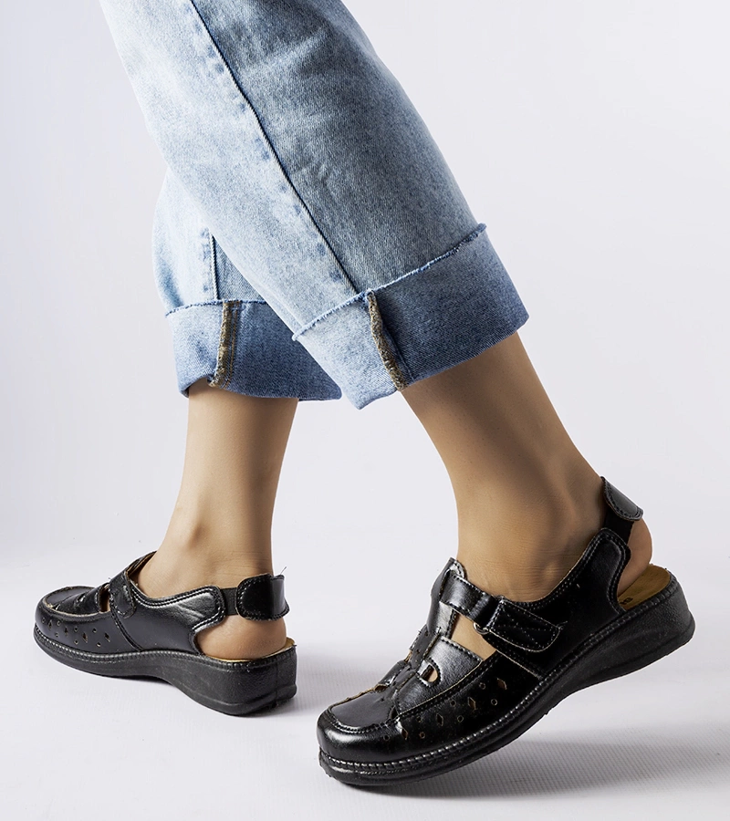 Fekete csipkés szandál Nekra