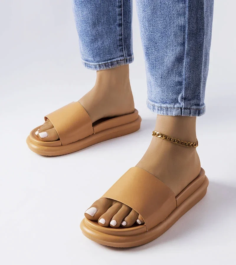 Barna platformos papucs Paquette