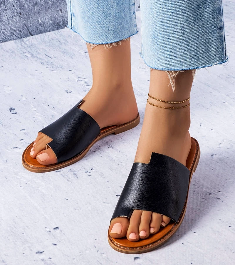 Fekete papucsok szabálytalan szárral Latourelle