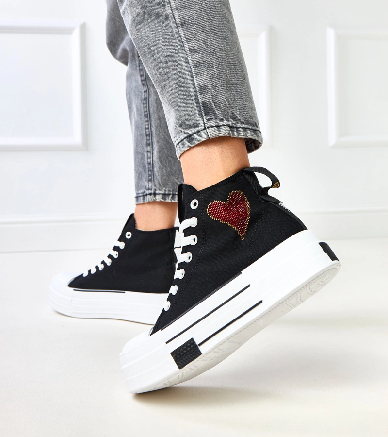 Fekete magas platform tornacipő szívvel Ailea