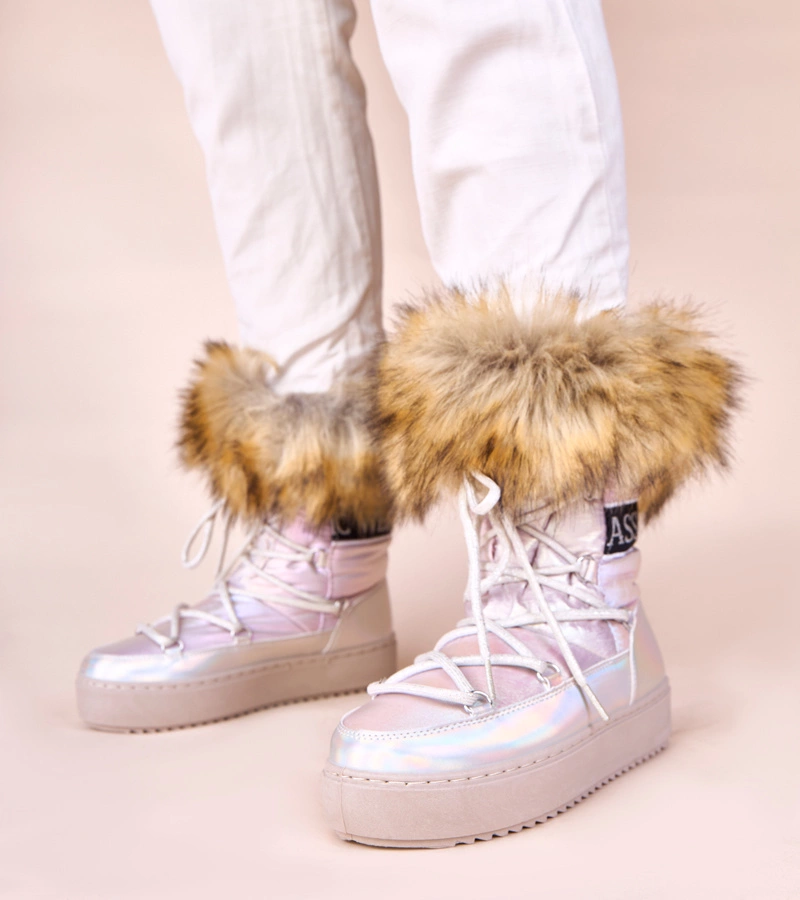 Ezüst hócsizmák rózsaszín fényben szőrmével Alison