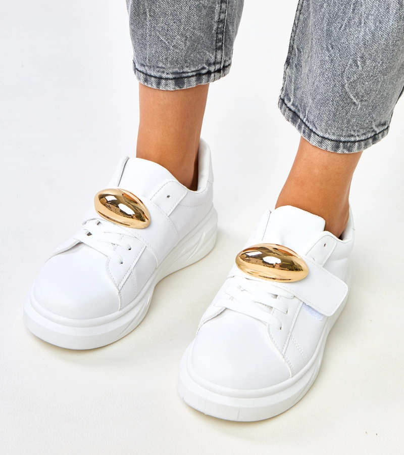 Arany díszítésű platformos fehér tornacipő Melania