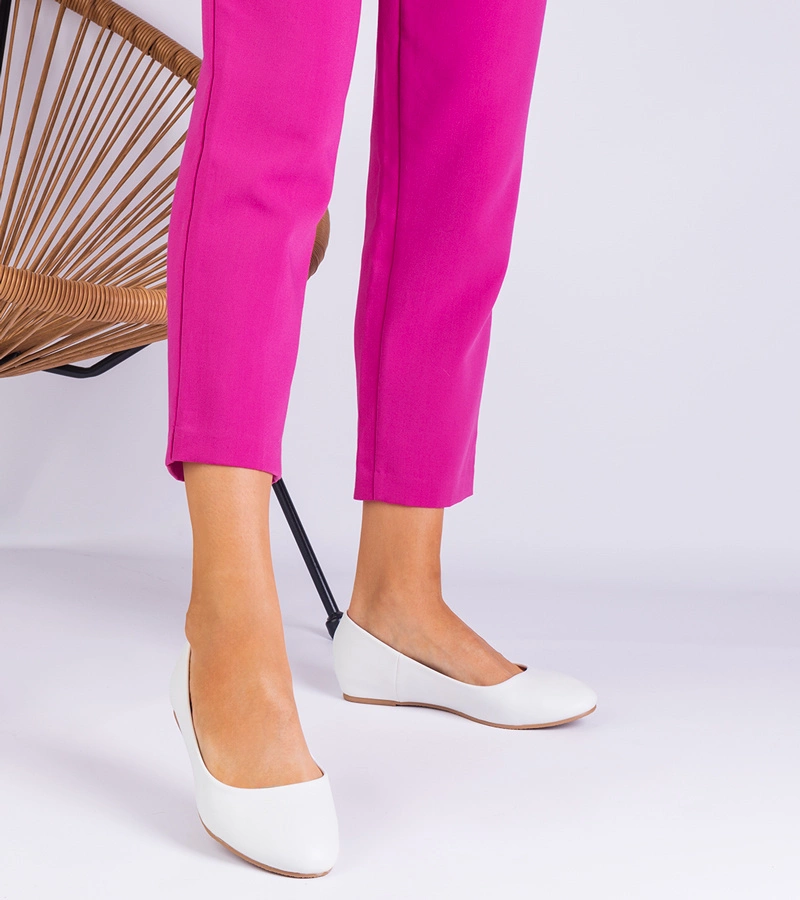 Savelia rejtett telitalpú fehér balerinacipő műbőrből