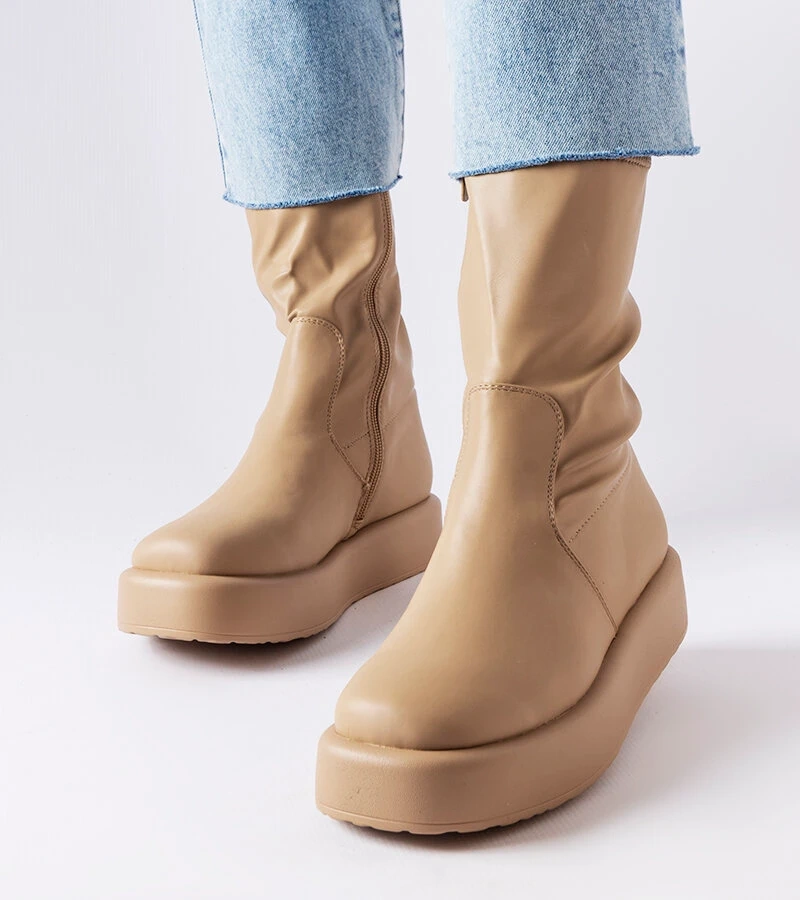 Valpantena bézs bokacsizma platformon