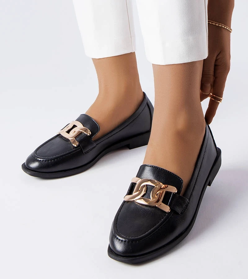 Fekete bőrcipő Henrique csattal