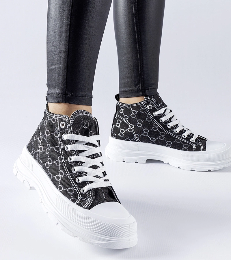 Czarny, monogramos Terenzio tornacipő