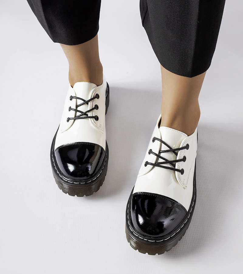 Cardin fekete-fehér lakkozott félcipő