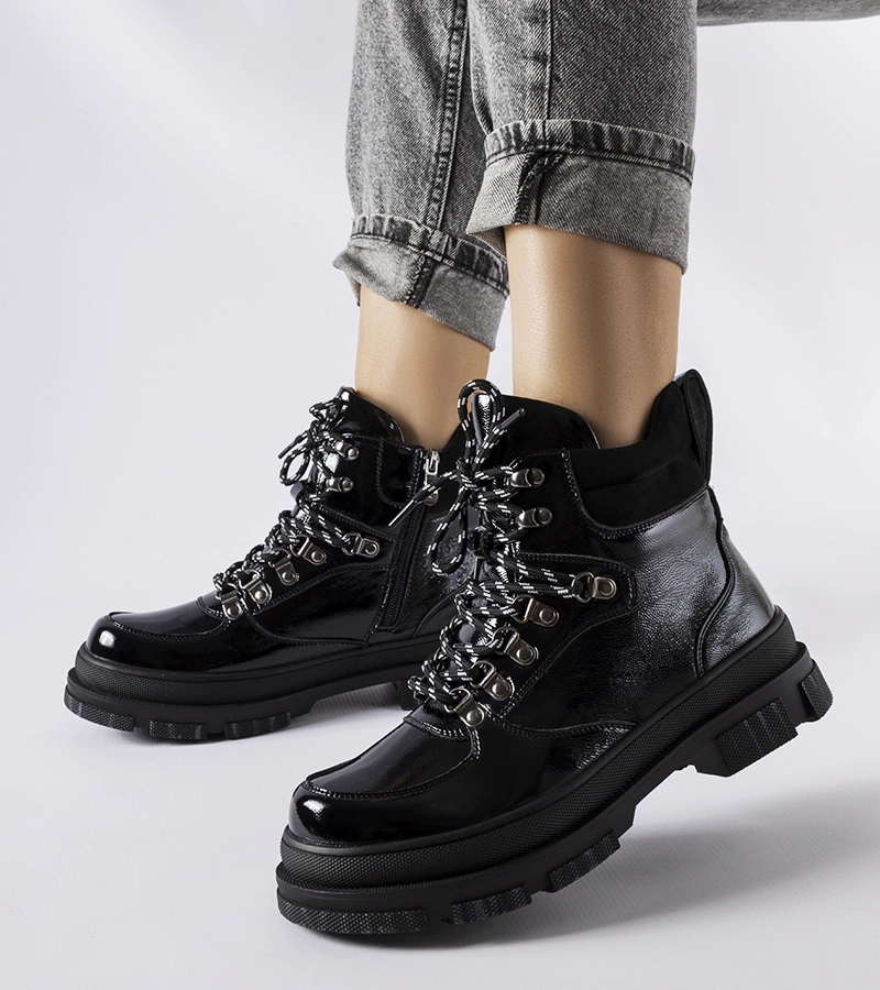 Fekete fényes bokacsizma Prepo