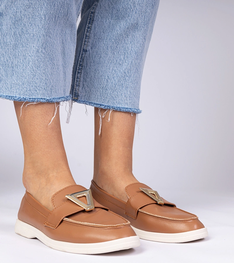 Barna női mokaszin elegáns díszítéssel Viletta