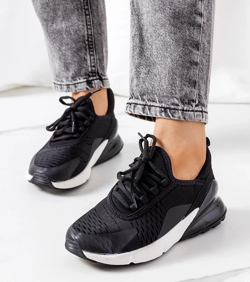 Fekete sportcipők Sint