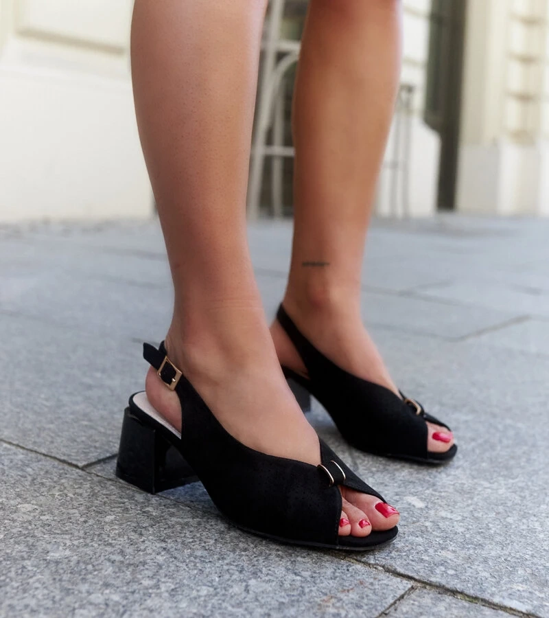 Bőr belső talppal ellátott Makarima platform szandál