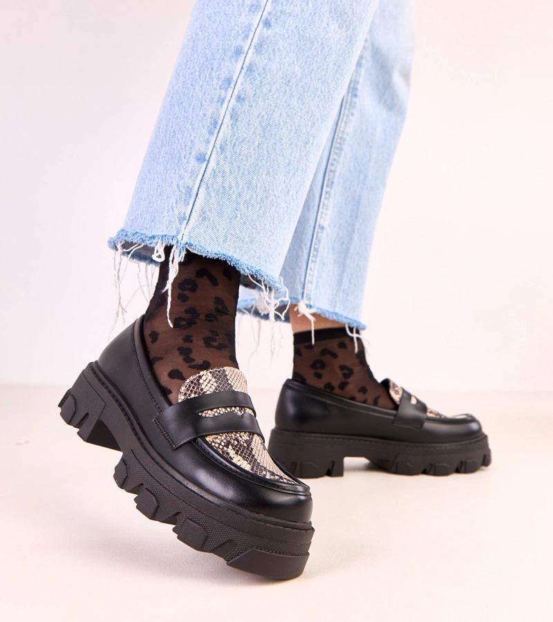 Fekete Loaferek Kígyóbőr Mintával Loles