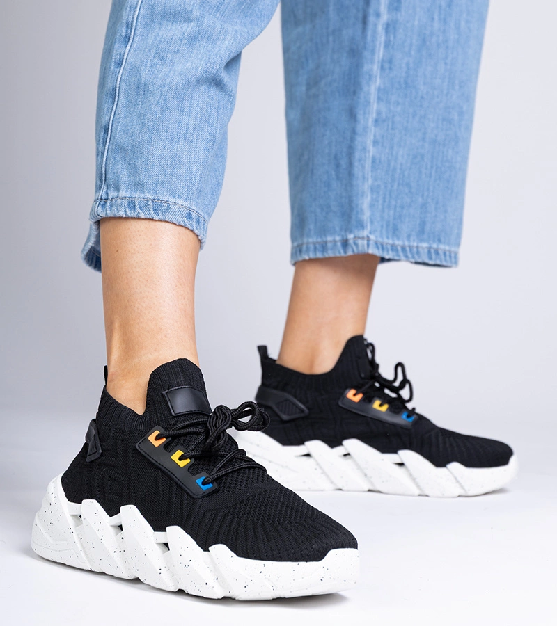 Sally fekete sportos tornacipő masszív talppal