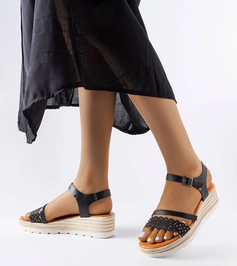 Fekete cipők Ferdinando kúp talppal