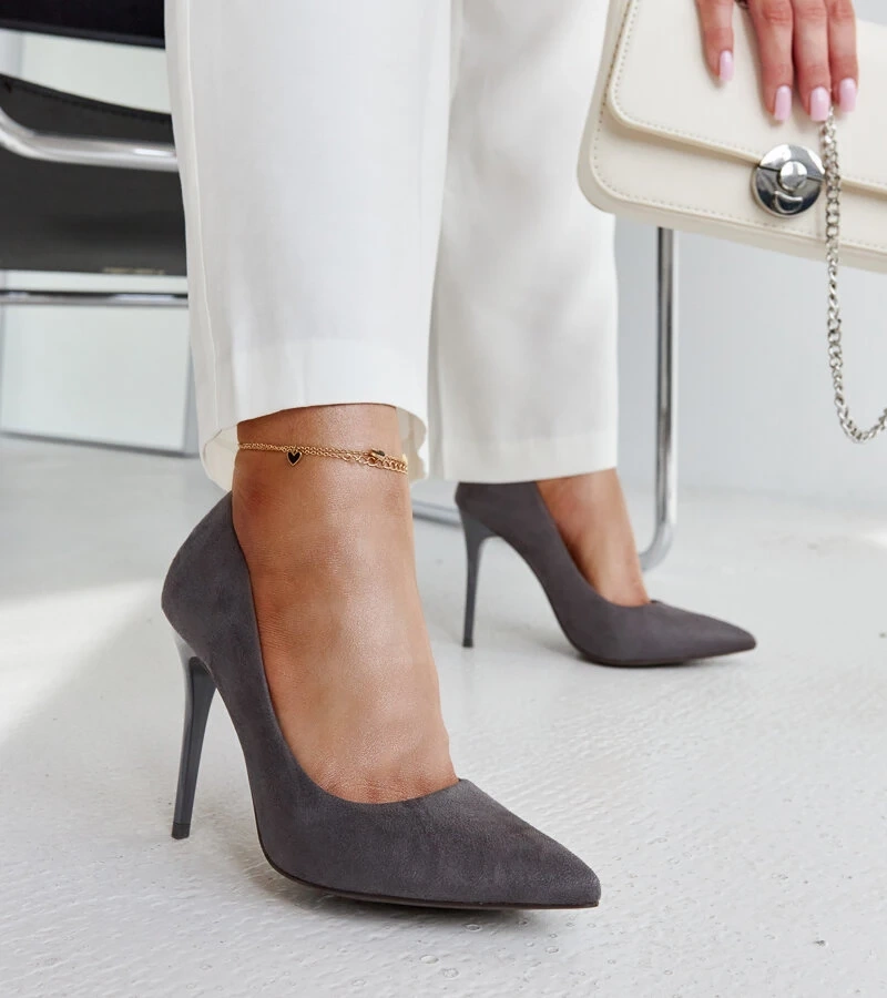 Sötétszürke magassarkú cipő bőr betéttel Amedie-től