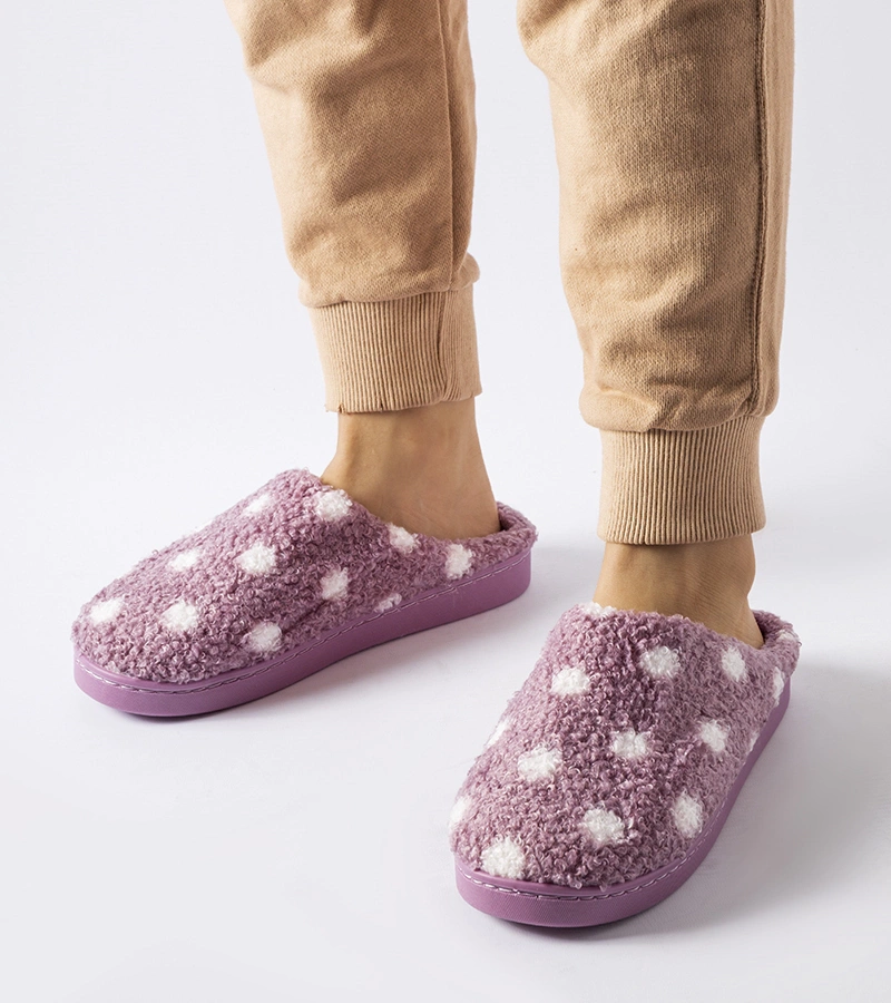 Laino fehér pöttyös meleg lila papucs