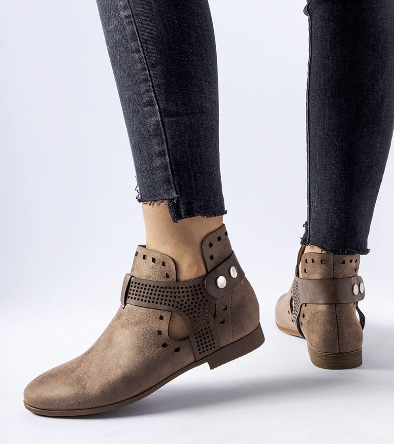 Barna kivágott hálós bokacsizma Lungodora