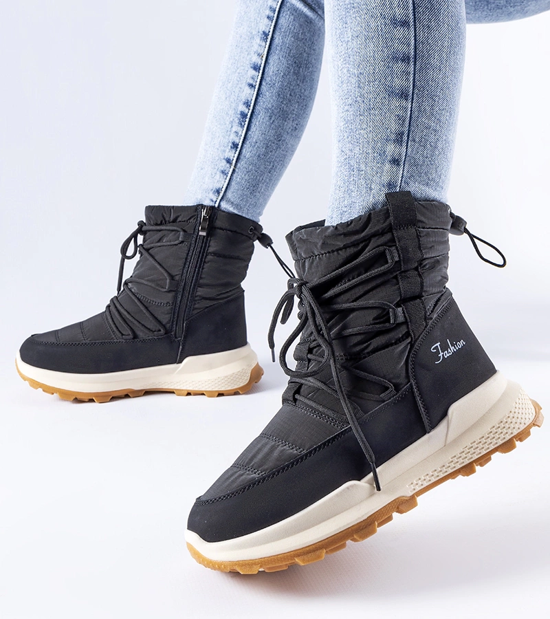 Fekete bélelt hótaposók Stephen