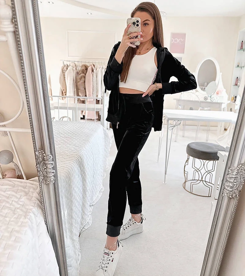 Fekete bársony kapucnis Anna szett