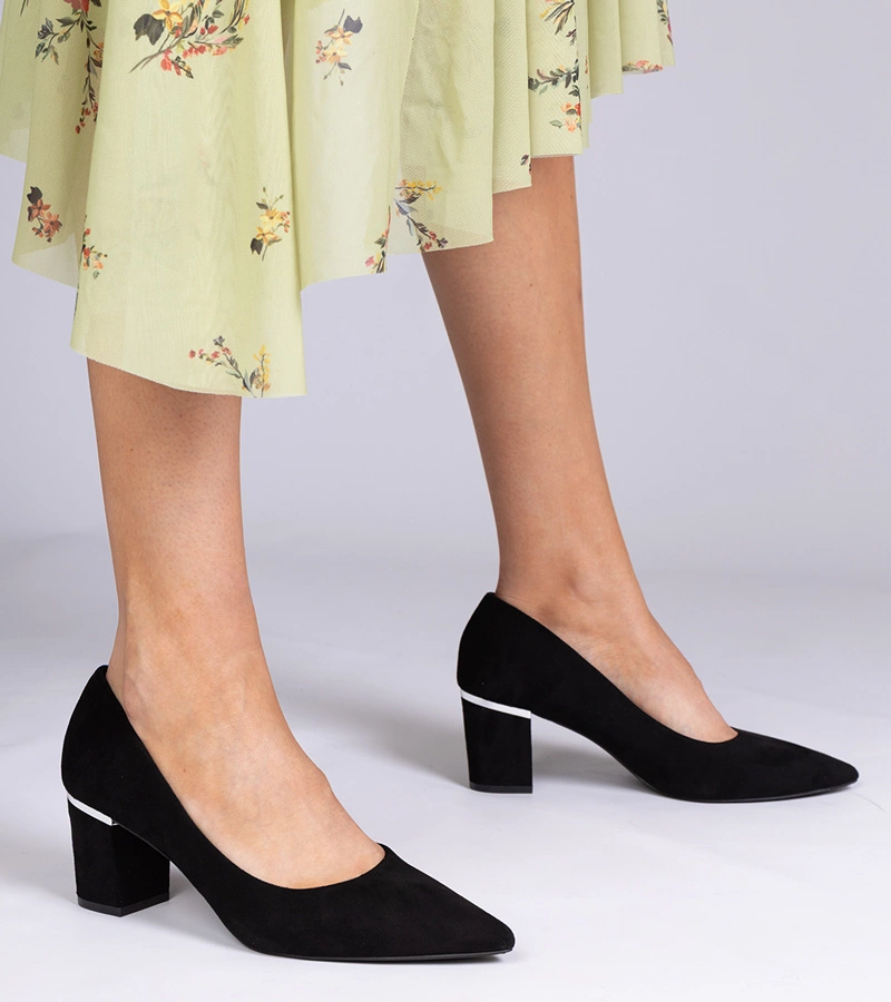 Wallos fekete női ökobőr magassarkú cipő