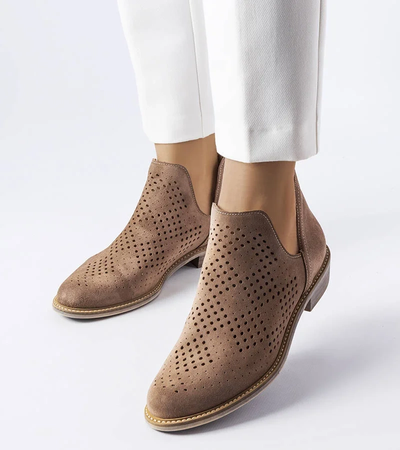 Barna bőr Karino csipkés bokacsizma