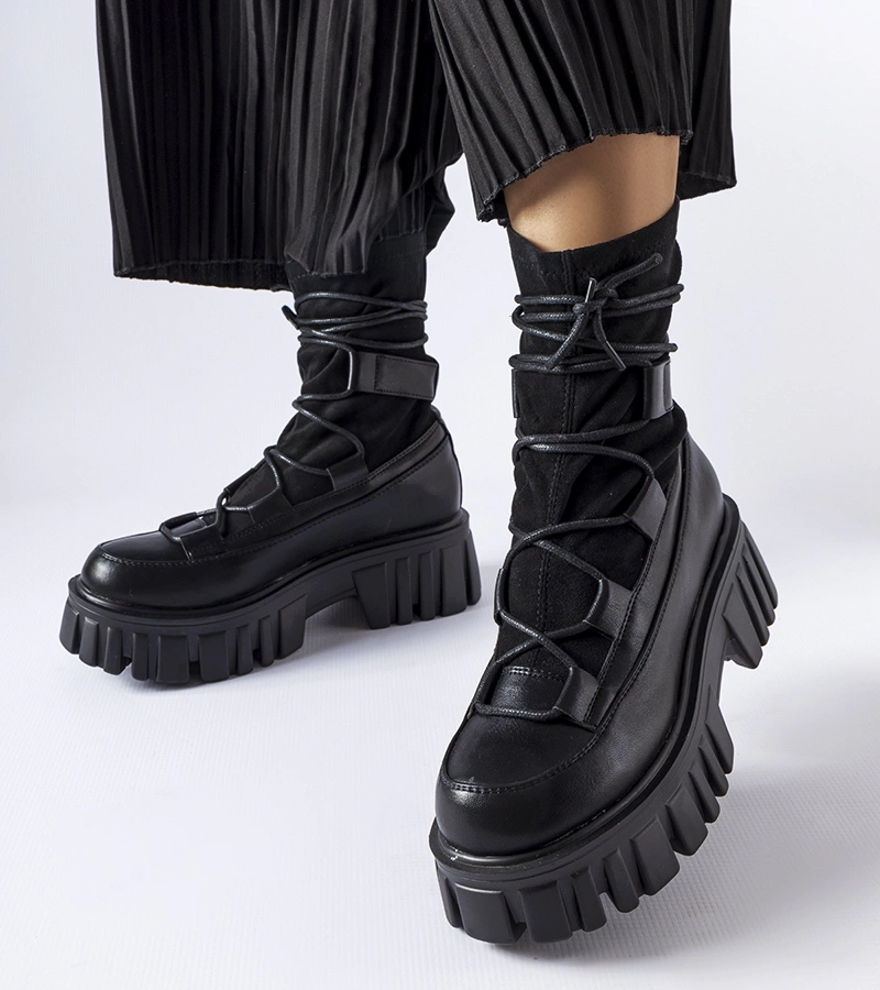 Fekete zoknis túracipők Colce talppal