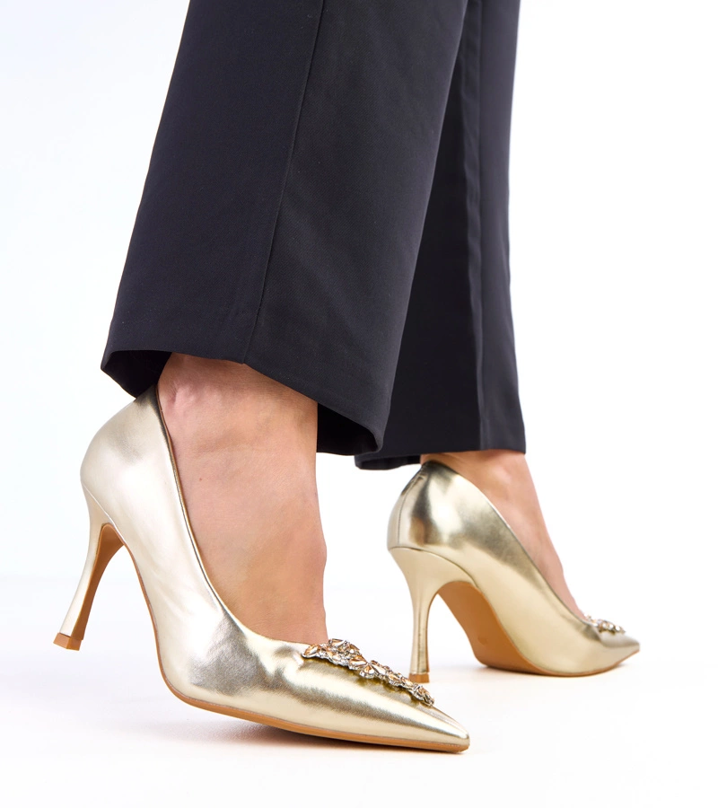 Almana arany lakk magassarkú cipő cirkóniával díszítve