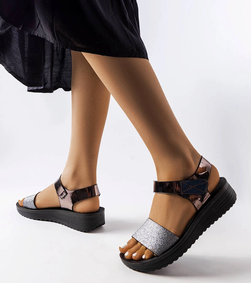 Szürke platformos szandál Ragyogás