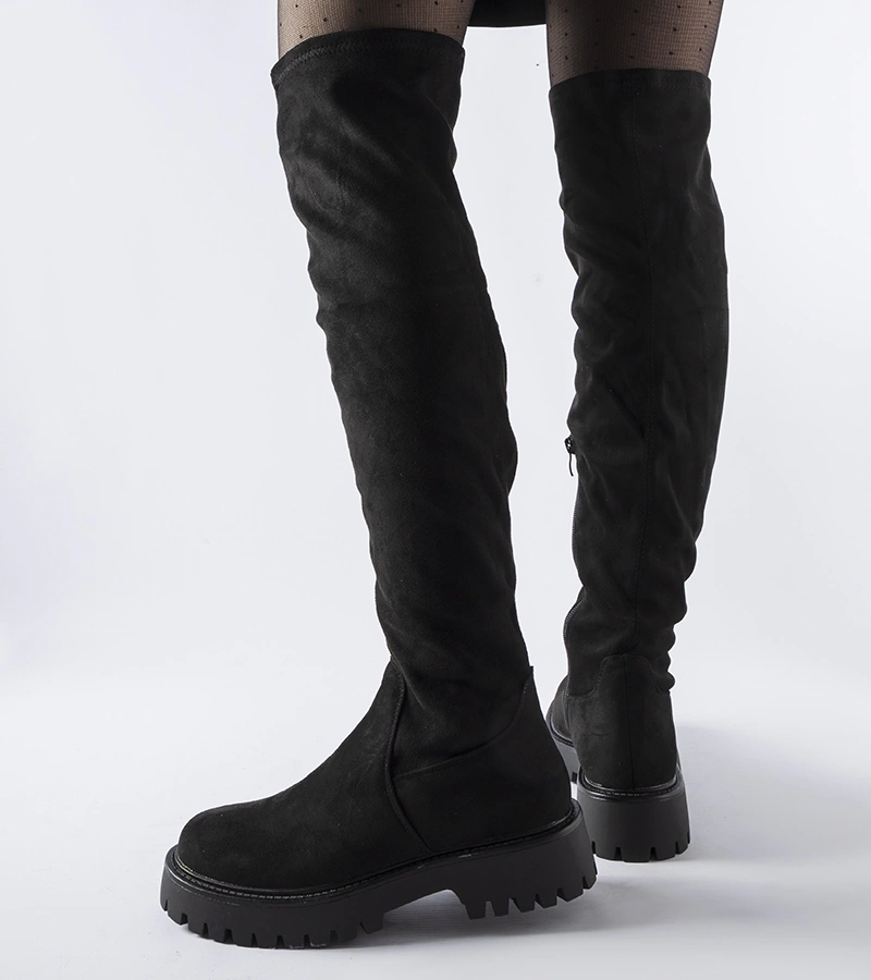 Hosszú fekete csizma masszív talppal Kossuth