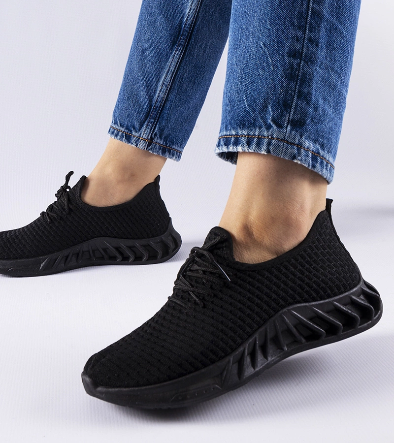 Fekete anyagból készült Derek tornacipő