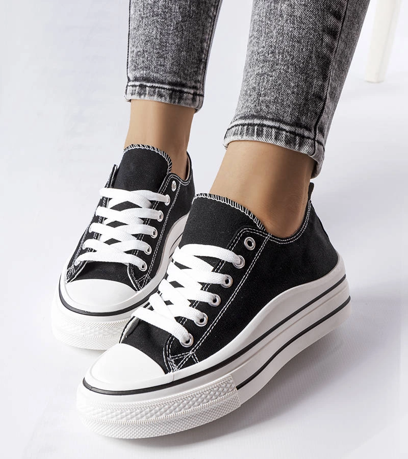 Fekete platformos tornacipő Pomeroy