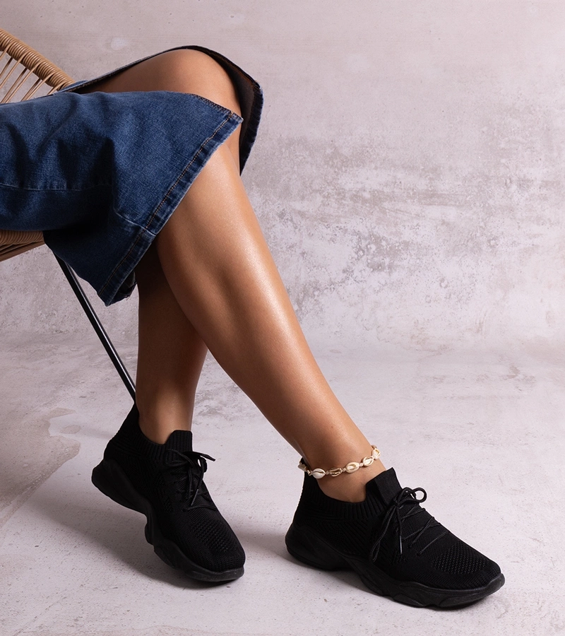 Fekete anyagból készült Madi tornacipők