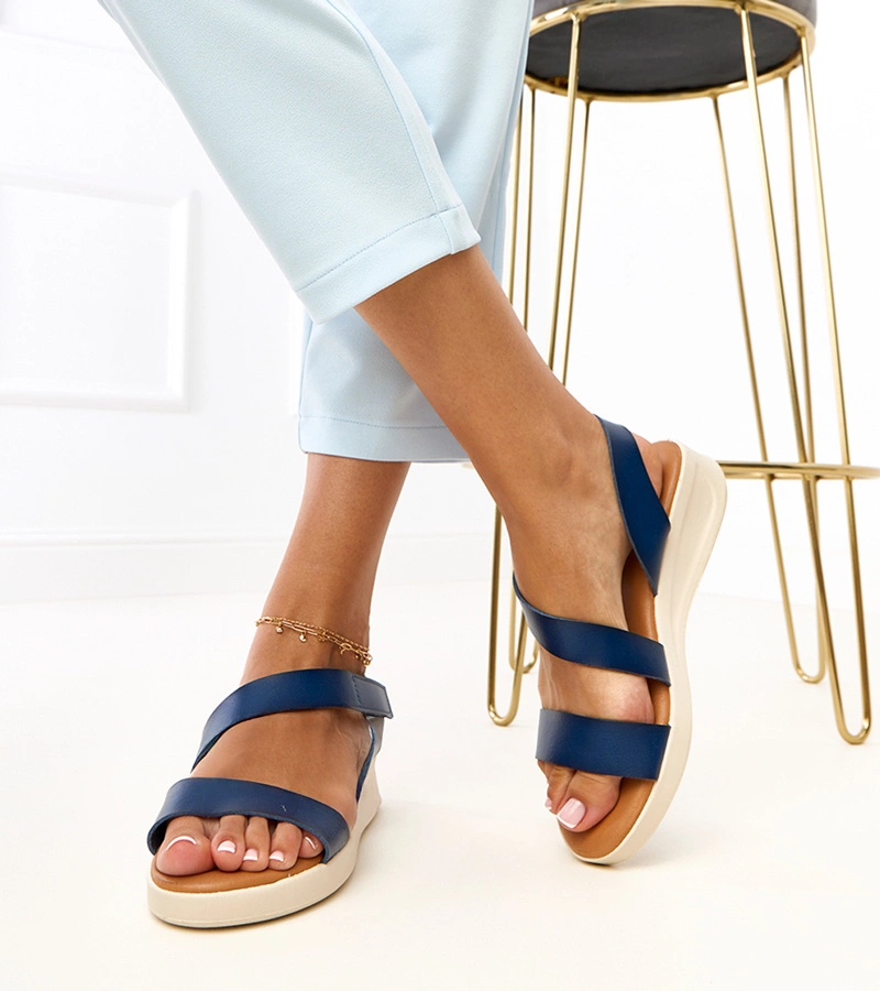 Sötétkék szandál alacsony telitalpú Verkado