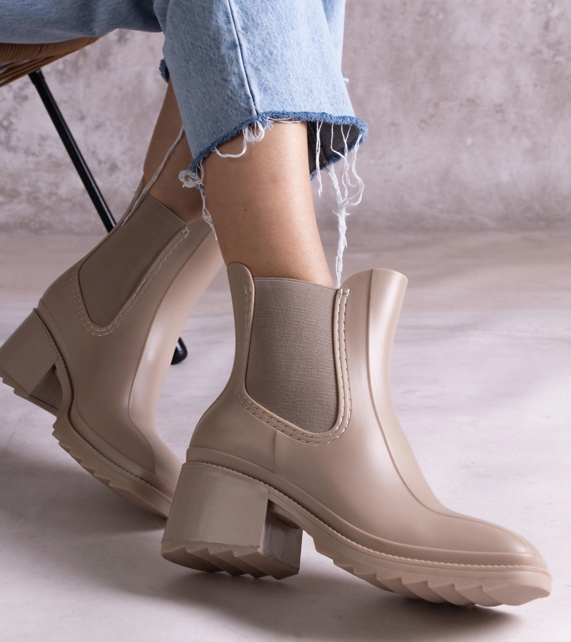 Surien oszlopos bézs gumicsizma bokacsizma