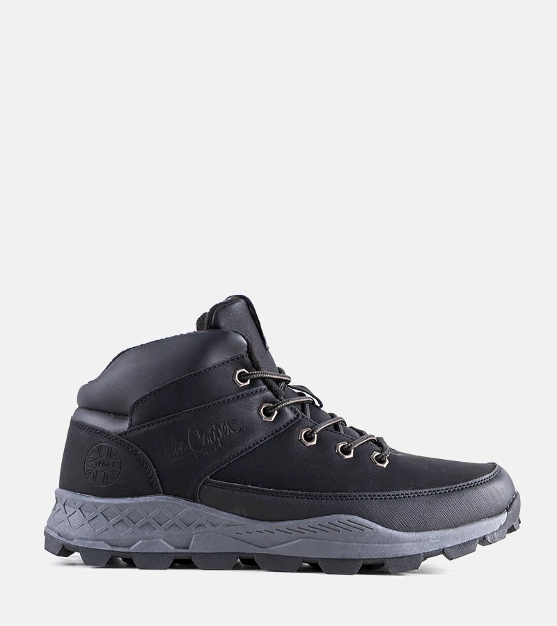 Fekete bélelt bakancs LCJ-22-01-1391M Lee Cooper