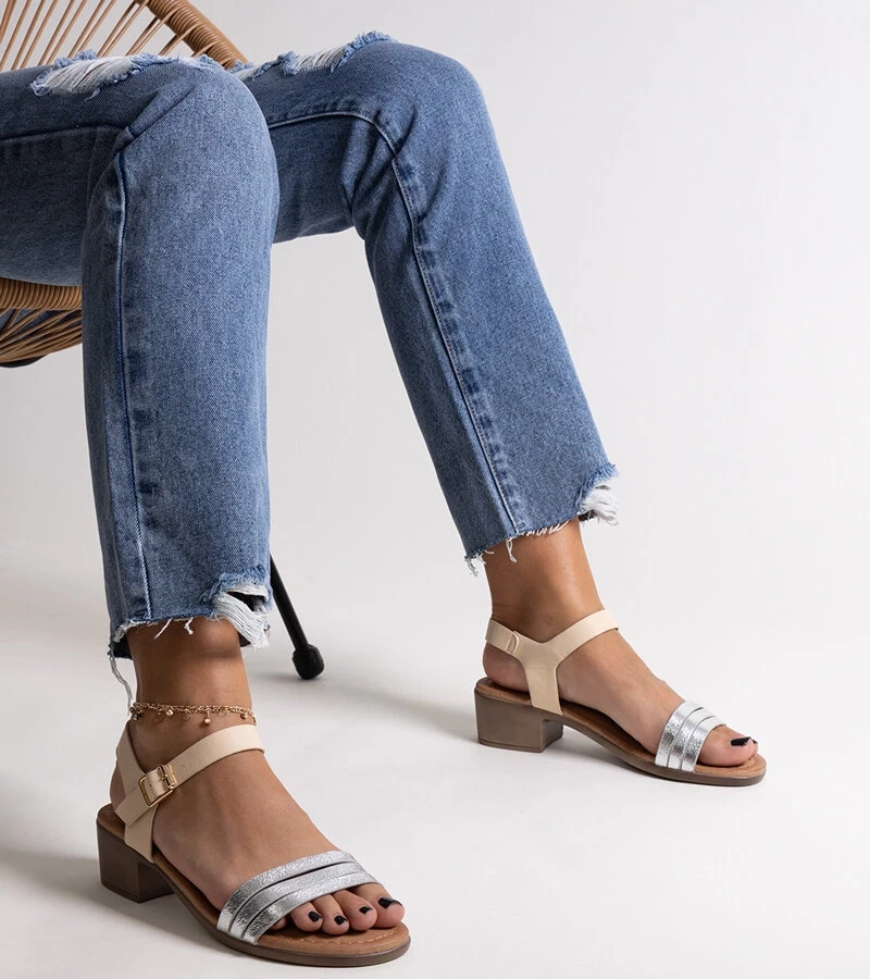 Alacsony sarkú ezüst Salsabi szandál