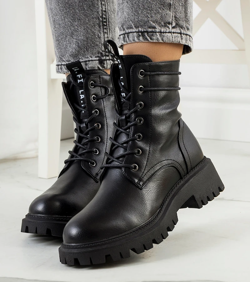 Fekete trapper Aleida